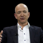 Әлемдегі ең бай адам күнделікті не істейтінін айтып берді