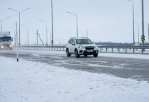 «Баға қымбат»: премьер-министр жол бойындағы сервисті қатаң сынға алды