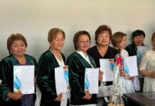 Музыка колыбели: в Шымкенте новорожденных встретили звуками священной домбры